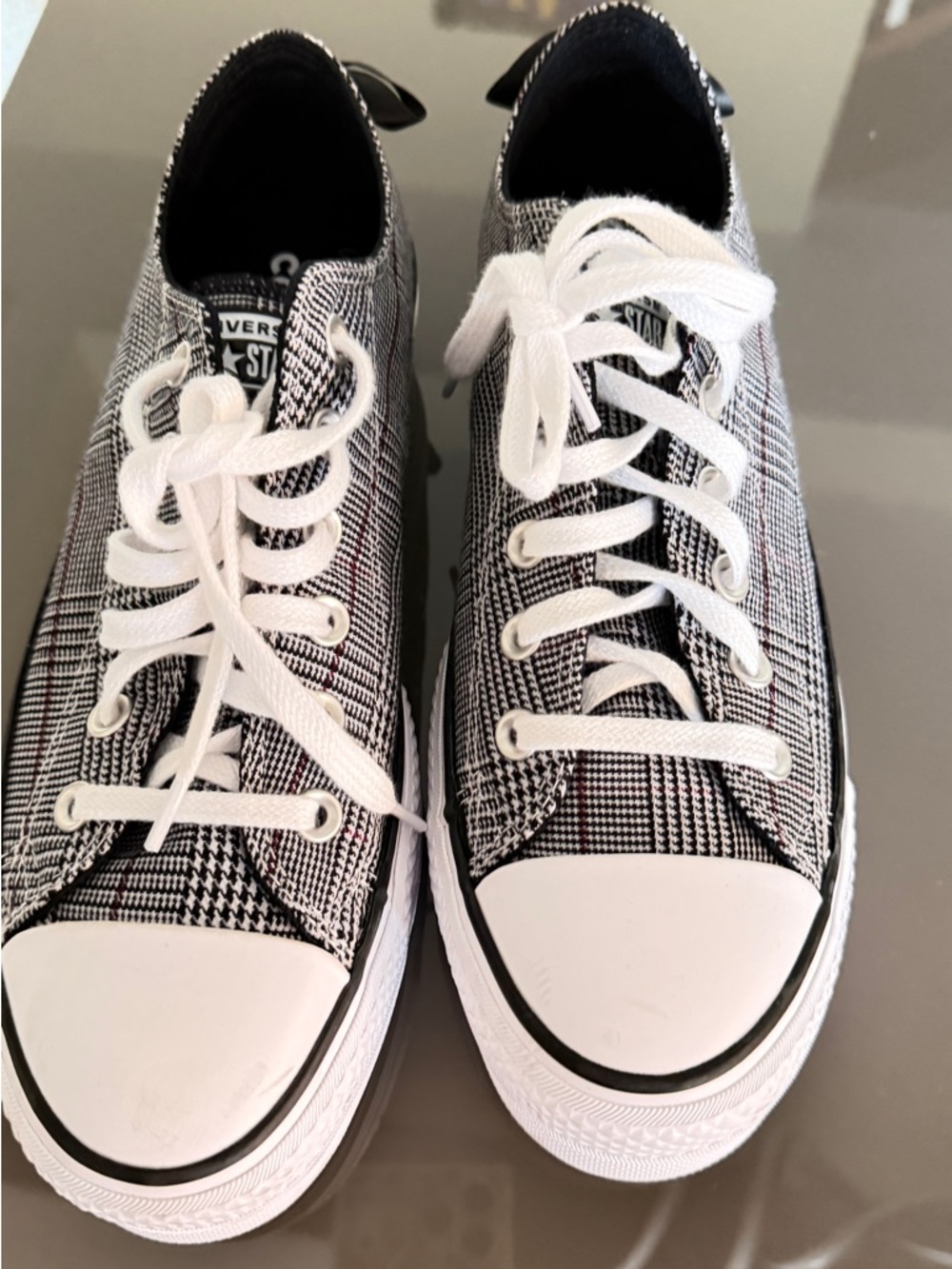Converse Plaid Low Top Sneakers - Black & White Plaid size 9